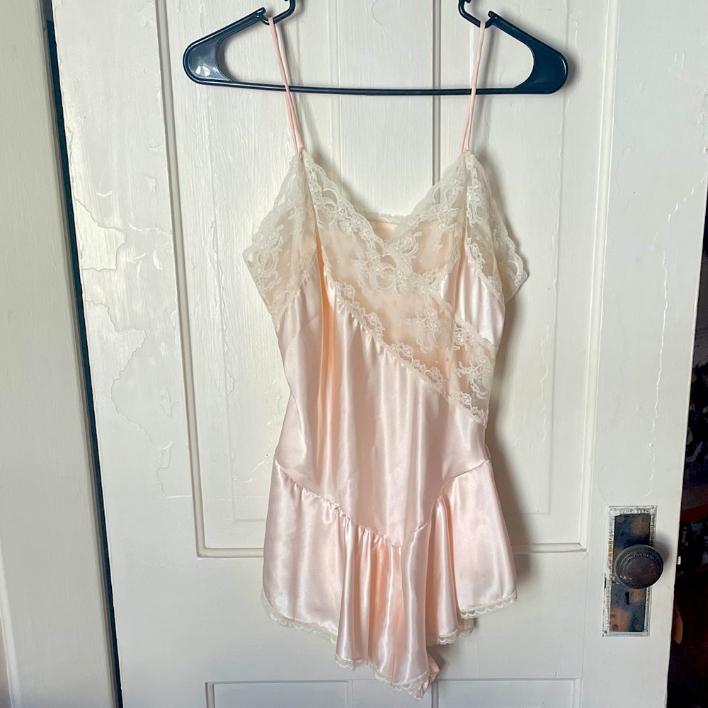 NWOT Vintage Lindsey Blake Light Pink Chemise